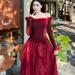 Đầm thiết kế trễ vai ren phối voan viền lông