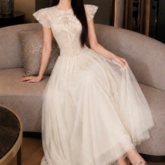 Đầm thiết kế ren tay phồng hoa nổi tùng xoè