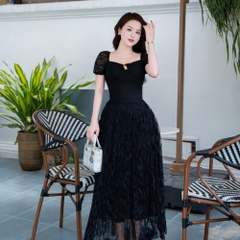 Đầm thiết kế cổ vuông tay ren dáng dài xòe