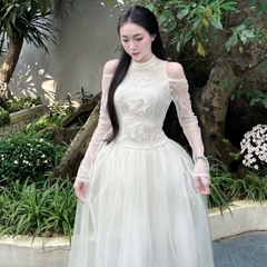 Đầm thiết kế dáng dài cổ cao phối ren