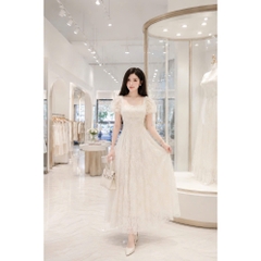 Đầm thiết kế ren tay phồng cổ vuông dáng xoè