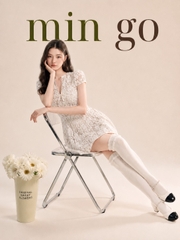 Đầm thiết kế ren cổ V dáng ngắn