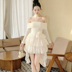 Đầm thiết kế trễ vai tay dài tầng xoè dáng ngắn