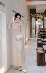 Đầm lụa dây nhúng ngực kèm vòng vàng