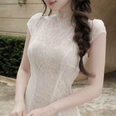 Đầm thiết kế ren cao cổ dáng dài xoè