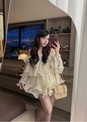 Set áo trễ vai ren sóng lớn kèm chân váy ngắn