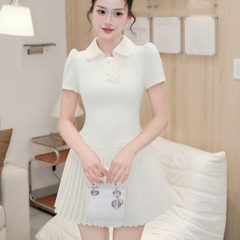 Đầm cổ sen xếp li bèo 2 cúc tay ngắn