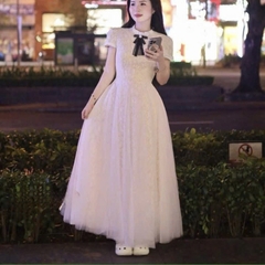 Đầm thiết kế bồng cổ tròn công chúa ren thiết kế