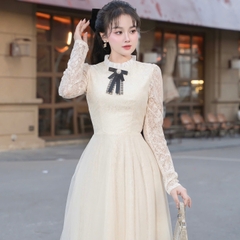 Đầm thiết kế ren bèo cổ tròn tay dài công chúa xoè