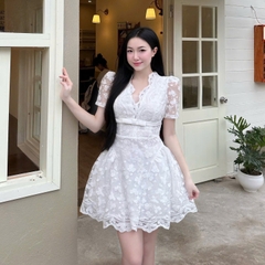 Đầm thiết kế ren cổ chữ V đính nơ trước ngực