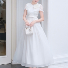 Đầm ren thiết kế choàng vai chân tơ sang chảnh