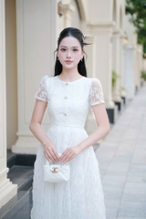 Đầm ren thiết kế cao cấp phối tay ren sang chảnh tầng voan lượn sóng dáng dài trắng kem cổ tròn