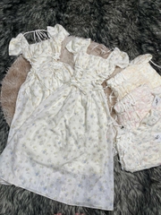 Đầm dài cổ bèo hoa nhí đan 2 bên eo