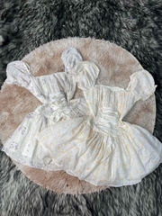 Đầm ngắn cổ bèo hoa nhí đan eo lớn