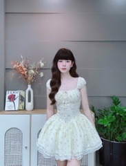 Đầm ngắn cổ vuông cúp ngực hoa nhí 2 sọc dọc eo