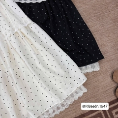 Chân váy dài chấm bi ren