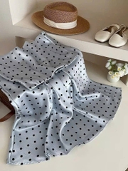 Chân váy lụa chấm bi chữ A