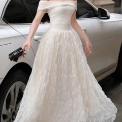 Đầm trễ vai nơ ôm ngực đi tiệc dáng dài cao cấp phối voan xoăn sang chảnh