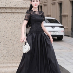 Đầm ren cổ tròn trong suốt dáng dài sang trọng đi tiệc cao cấp tay ngắn phối ren