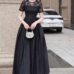 Đầm ren cổ tròn trong suốt dáng dài sang trọng đi tiệc cao cấp tay ngắn phối ren