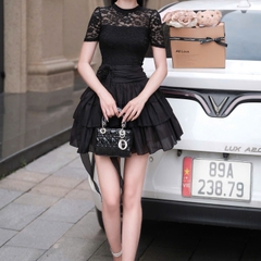 Đầm ngắn đơn giản cổ tròn sát cổ tay ngắn 2 tầng phối ren voan đi tiệc sang trọng