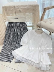 Set áo babydoll trắng quần caro đen dài