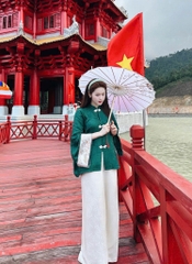 Đồ lam cổ trụ hoạ tiết gấm cúc thắt ngọc trai tay viền áo hoạ thêu quần phối