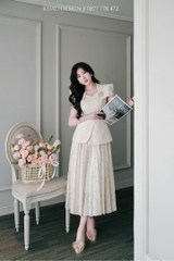 Đầm thiết kế hoa thêu ren xếp ly