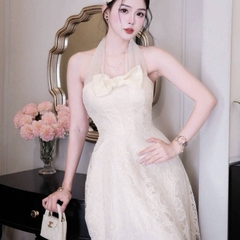 Đầm thiết kế ren cổ yếm nơ ngực