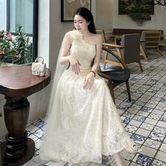 Đầm thiết kế hoa lệch vai dáng dài