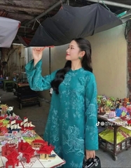 Áo dài voan thêu kì lân và hoa