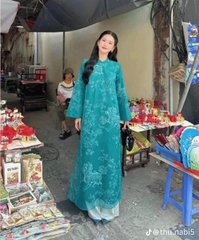 Áo dài voan thêu kì lân và hoa