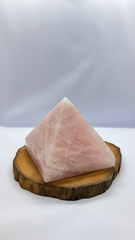 Kim Tự Tháp Đá Thạch Anh