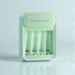 Bộ sạc Doublepow L164 1.5V 400Ah 4 chỗ