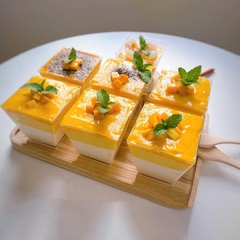 Ly Nhựa Hình Thang Đựng Bánh Mousse