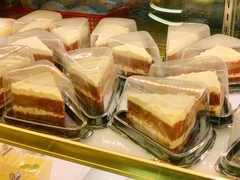 Hộp Nhựa Tam Giác A03