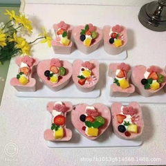 Hộp Mica Kèm Khuôn Bánh Chữ LOVE