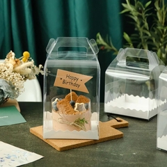 Hộp Mica Kèm Đế Lót Ren