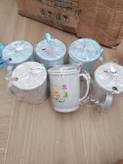 Ly Tròn Kèm Muỗng