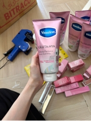 [300ml] Dưỡng Thể Vaseline 70x Hồng
