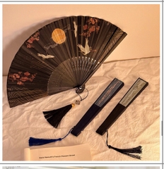 Quạt Giấy Hoa Đen