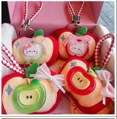 Móc Khoá Hello Kitty Táo