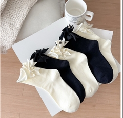 Vớ Nơ Sau Trắng Đen