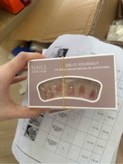 Nails (1 Hộp 30 Cái)