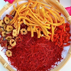 Mật Ong Thủ Công Ngâm Saffron & Đông Trùng – Hũ Đẹp, Thơm Mát, Quà Tặng Ý Nghĩa