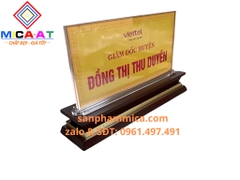 Biển chức danh mica đế gỗ 12x24 cm