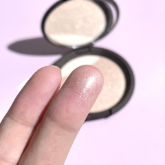 Bắt sáng BECCA x SMASHBOX shimmering skin - champagne pop