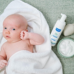 BỌT GỘI ĐẦU TRẺ SƠ SINH Mustela Newborn Foam Shampoo, 99% TỰ NHIÊN, 150ml