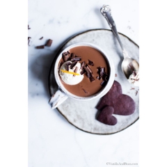 VIÊN SOCOLA ĐEN - TRÒN TRANG TRÍ / LÀM BÁNH - PHA HOT CHOCOLATE Solomons Gold Real Dark Chocolate Swirls, 150g