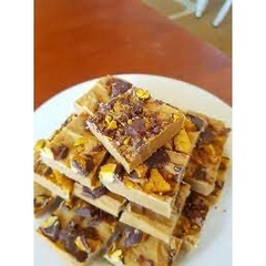 KHỐI SOCOLA TRẮNG Cadbury Caramilk Caramelised / Dairy Milk / Raspberry Black Forest 17cmx20cm, 315g